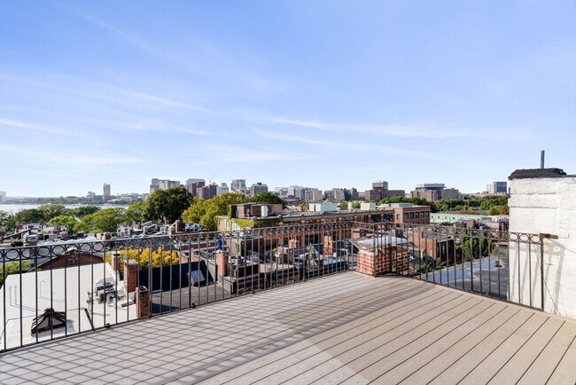 Building Photo - 64 W Cedar St