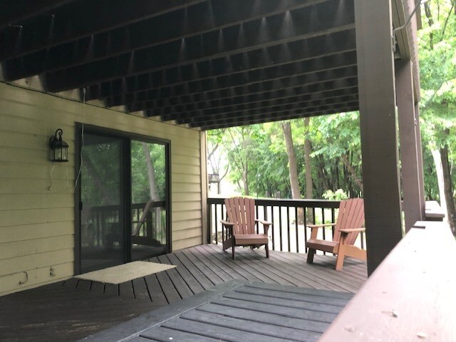 Building Photo - 240 W Eagle Lake Dr