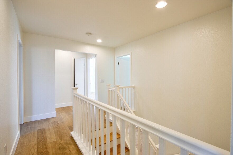 Building Photo - 36329 Capri Dr