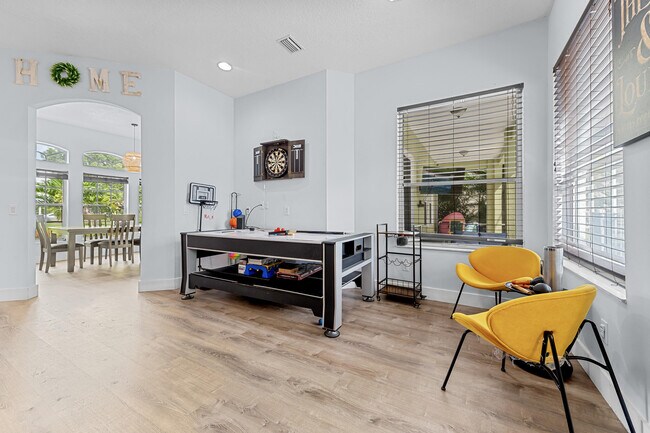 Building Photo - 3183 SW Ann Arbor Rd