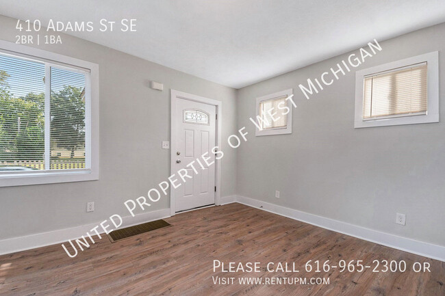 Building Photo - Available Now | Cozy 2 Bedroom 1 Bathroom ...