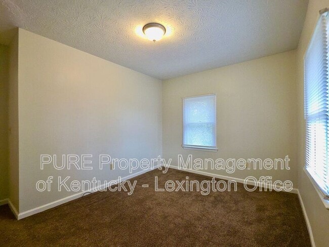 Building Photo - 122 S Magnolia St