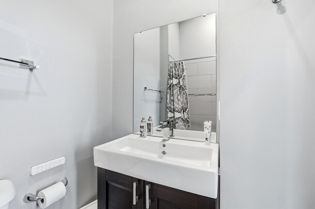 Building Photo - 408 Scott St