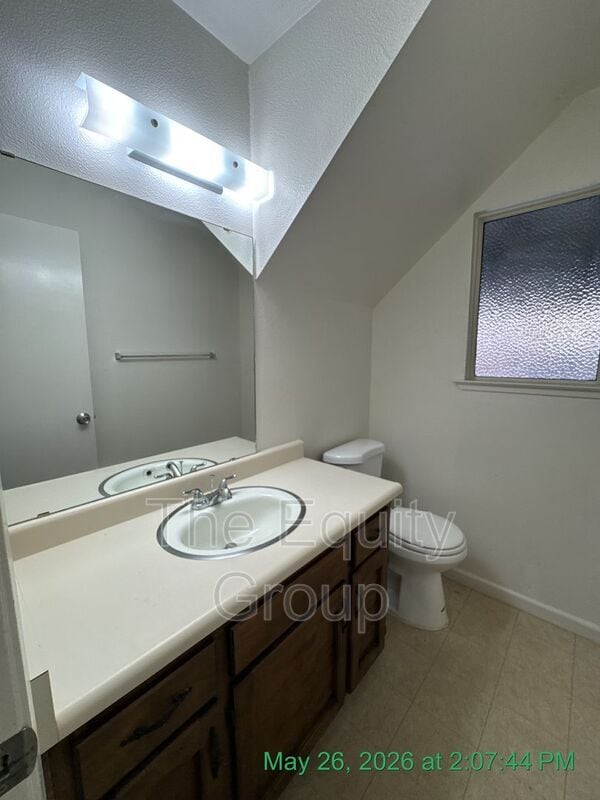 Building Photo - 3525 S County Center Dr