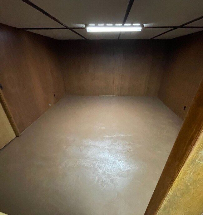 Building Photo - 1006-1006 N Sumac Dr