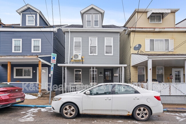 Building Photo - 2321 Spring St