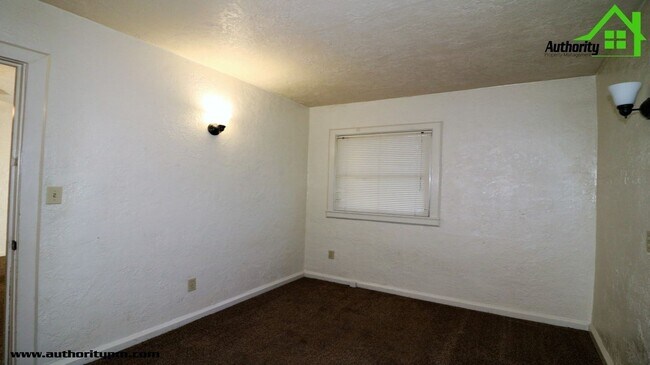 Building Photo - 1137 Magnolia Ave