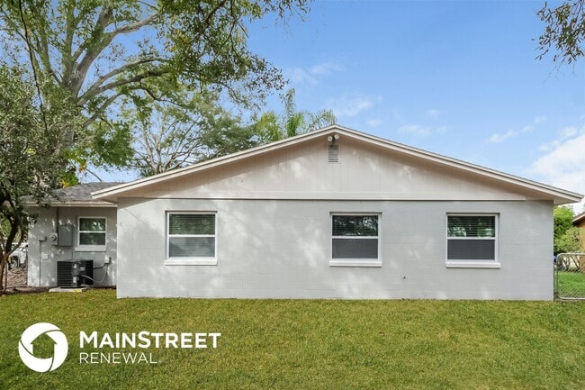 Building Photo - 5312 Wren St