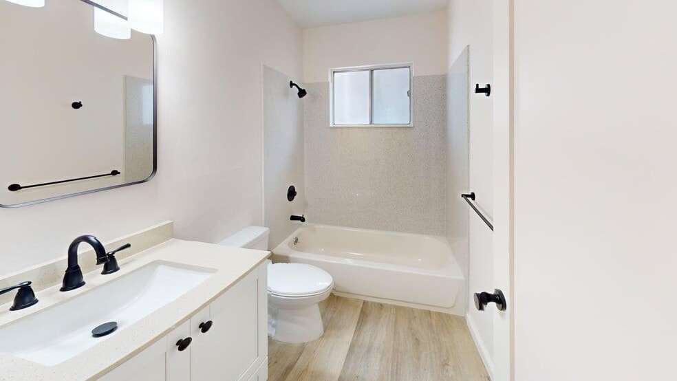 Building Photo - 1529 St Charles St