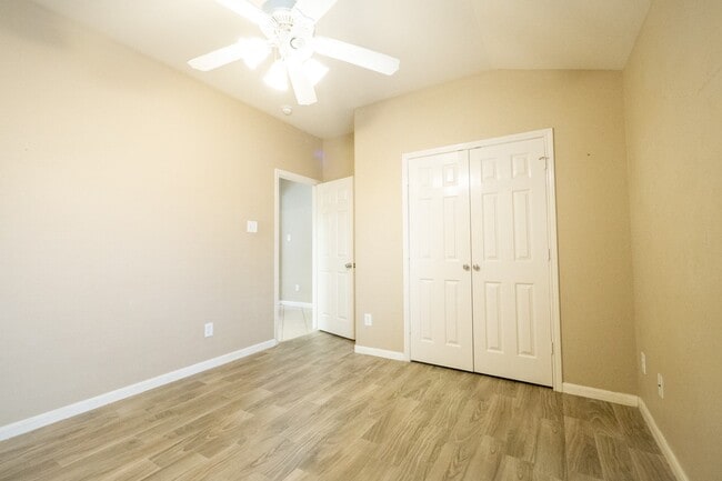 Building Photo - 6342 Applewood Forest Dr