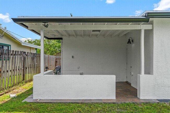 Building Photo - 2485 NW 84th Way