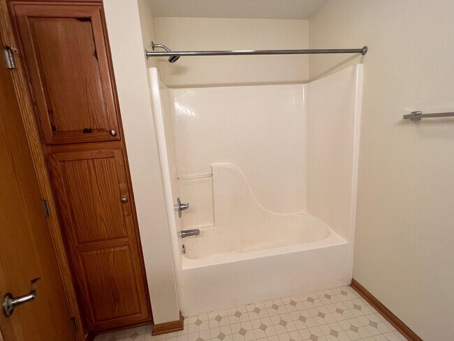 Building Photo - 2519 Bristol Dr