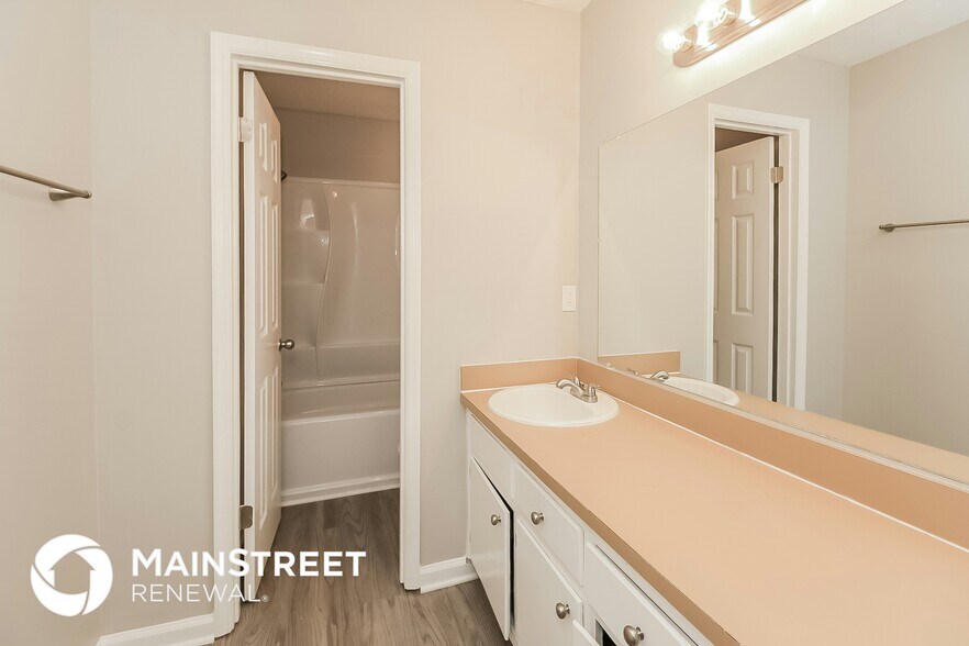 Building Photo - 2820 Greenbower Ct