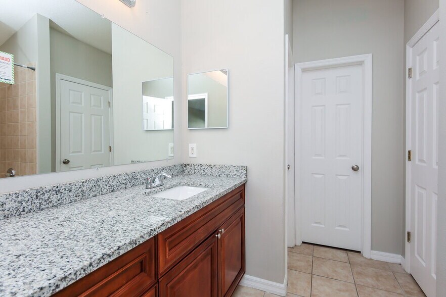 Building Photo - 9727 Cypress Harbor Dr