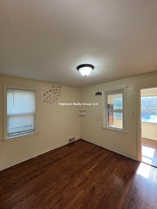 Building Photo - 8242 Kilpatrick Ave