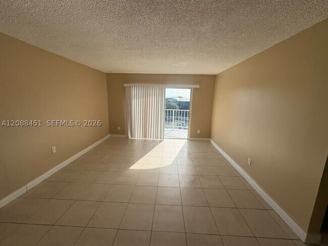 Building Photo - 488 NW 165th St
