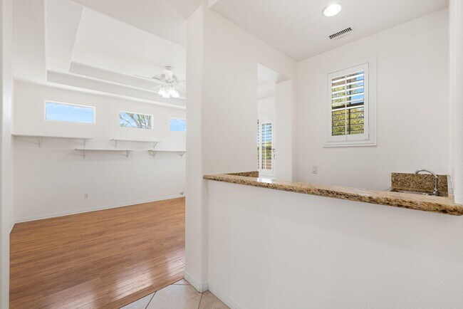 Building Photo - 145 Bellini Way