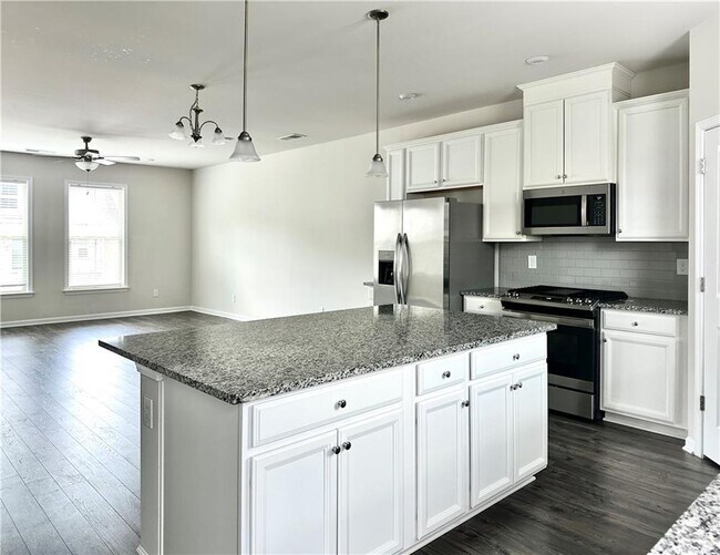 Building Photo - 3658 Hidden Valley Cir