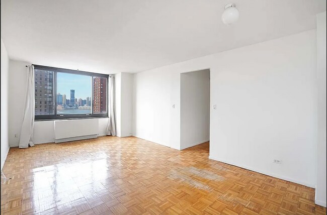 Building Photo - 200 Rector Pl
