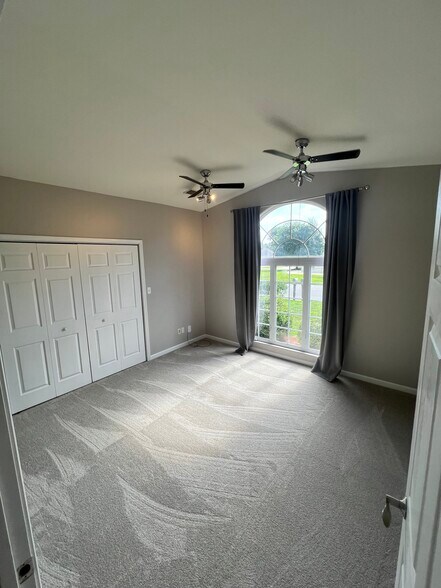 Building Photo - 1032 Villa Ct