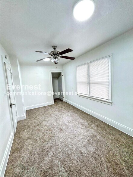 Building Photo - 16007 Elderwood Ave