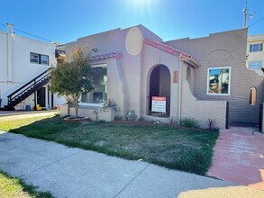 Building Photo - Beautifully Renovated Home in Oakland!