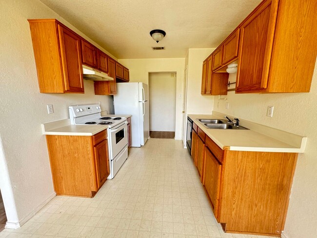 Building Photo - 3411 Warfield Dr