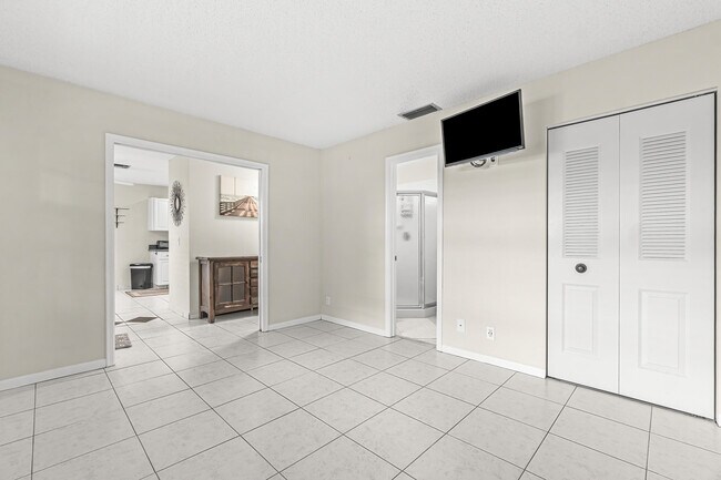 Building Photo - 1521 NW 19th Terrace