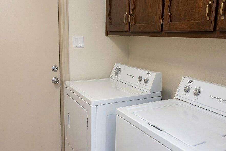 Building Photo - 3035 Bright Star Dr NW