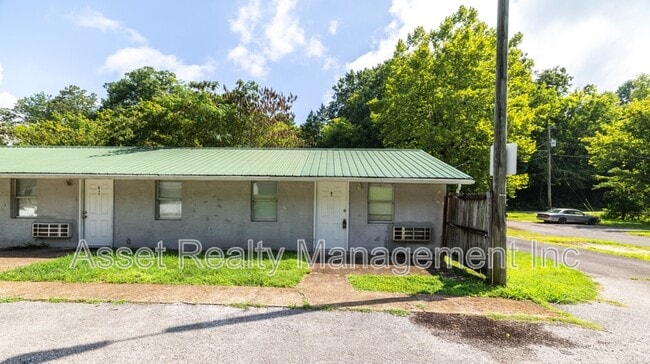 Building Photo - 608 Lester Rd