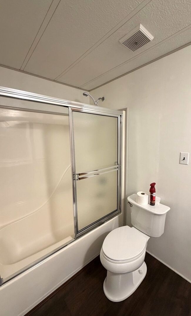 Building Photo - Updated 2 bedroom 2 bath manufactured home