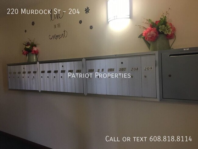 Building Photo - 220 Murdock St
