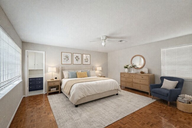 Building Photo - 8303 Edgemoor Dr