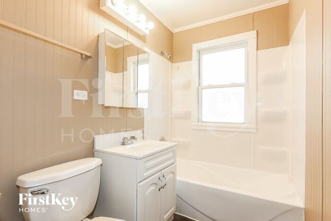 Building Photo - 308 Shabbona Dr