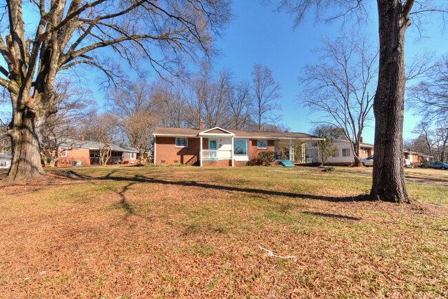 Building Photo - 1601 Cromwell Ct