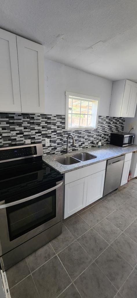 Building Photo - 971 Chalmers Ave