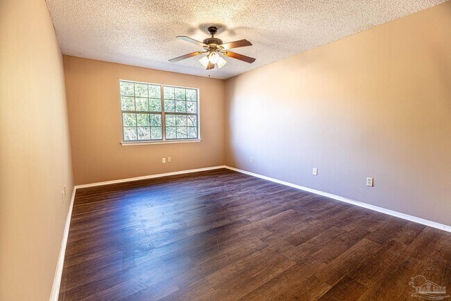 Building Photo - 6242 Ridgegate Cir