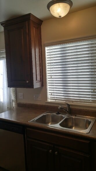 Building Photo - 1672 E 450 N