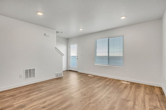 Building Photo - 8494 W Beckville Dr