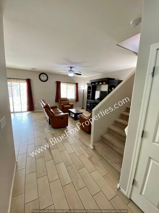 Building Photo - 9009 W Rolling Springs Dr