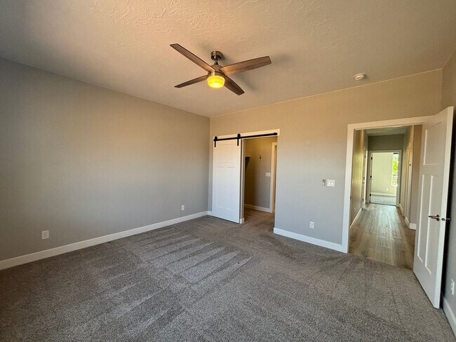Building Photo - ADORABLE HOUSE FOR RENT IN HURRICANE