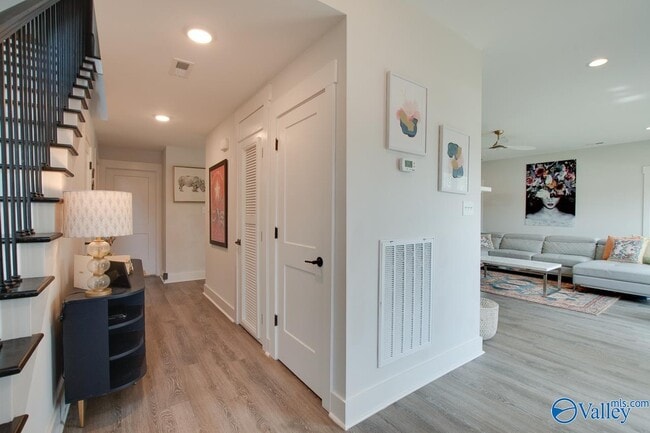 Building Photo - 3000 9th Ave SW