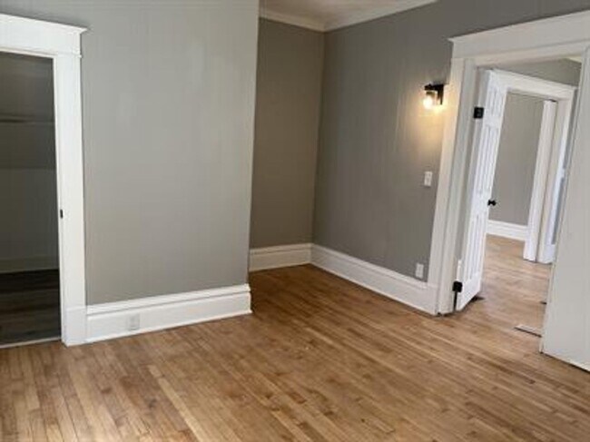 Building Photo - 312 Broad St