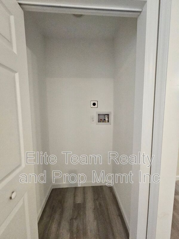 Building Photo - 2507 Moreland St