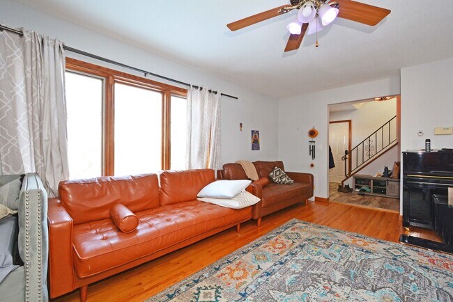 Building Photo - Spacious 4 bedroom home in Beautiful Prior Lake, MN