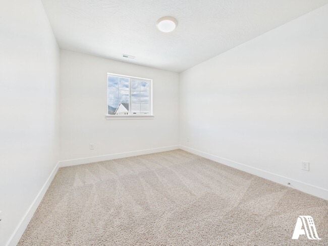 Building Photo - Brand New 4 Bedroom Corner Townhome for Rent – Salem, Utah