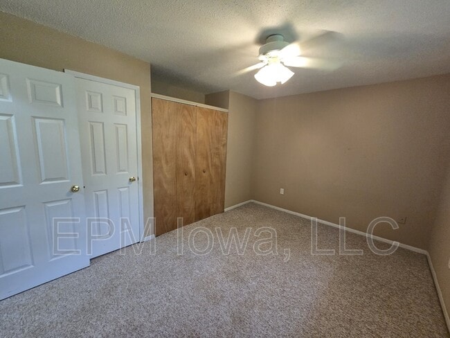 Building Photo - 1405 Robin Rd