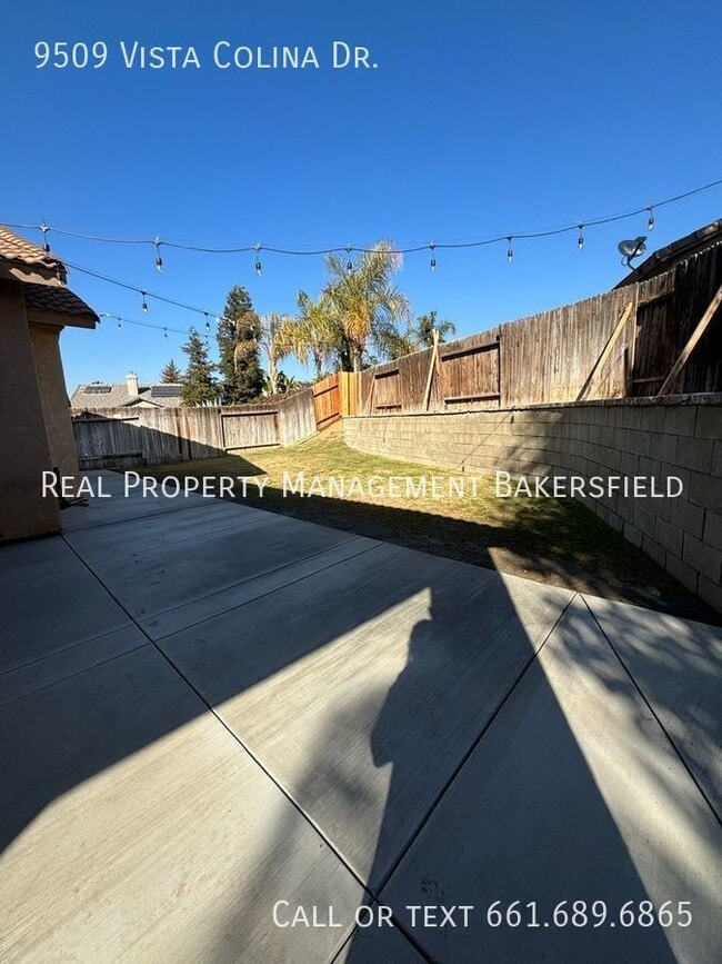 Building Photo - 9509 Vista Colina Dr