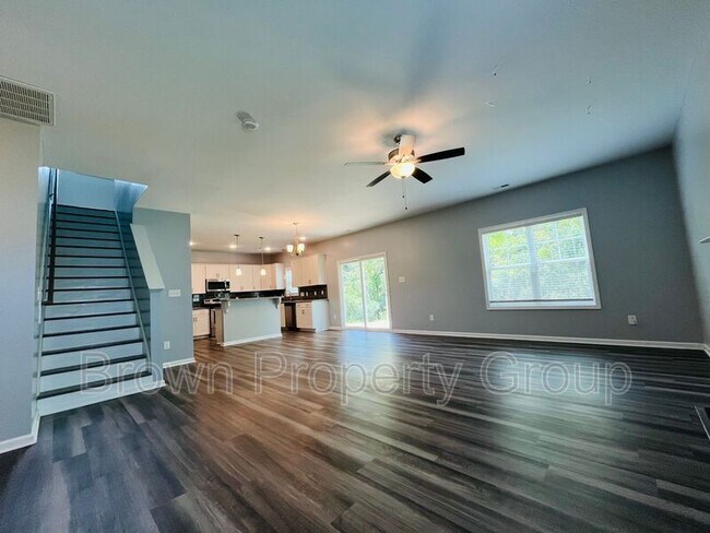 Building Photo - 2165 Stonewash Dr