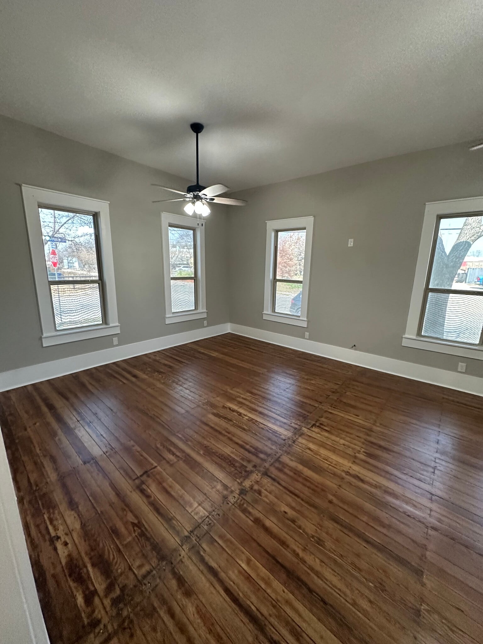 Building Photo - 202 Hunstock Ave